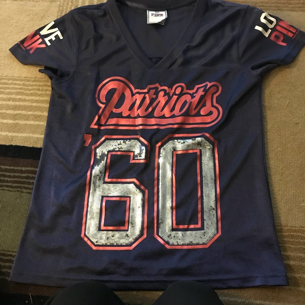 Patriots shirt small